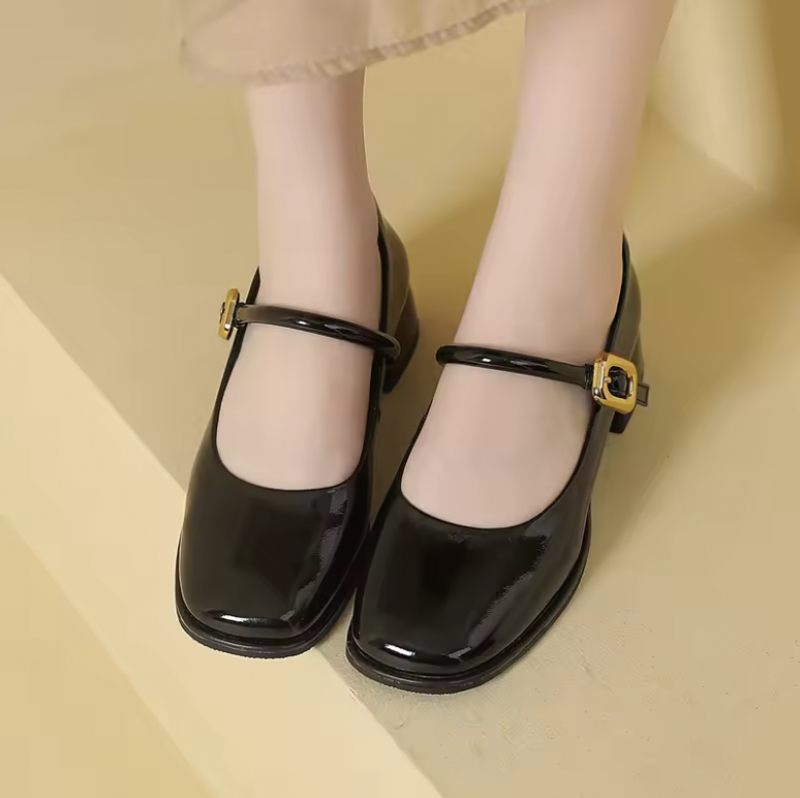 Kamila Kvinnors Rund Toe Lackläder Pumps - Brun