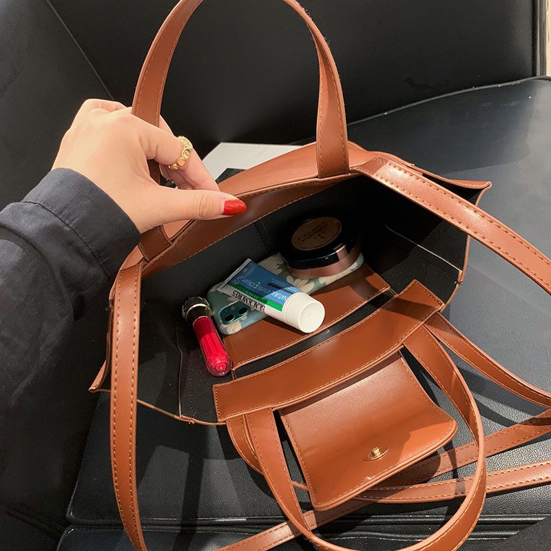 Karoli Dam Short Handle Läder Cross Shoulder Handväska - Svart