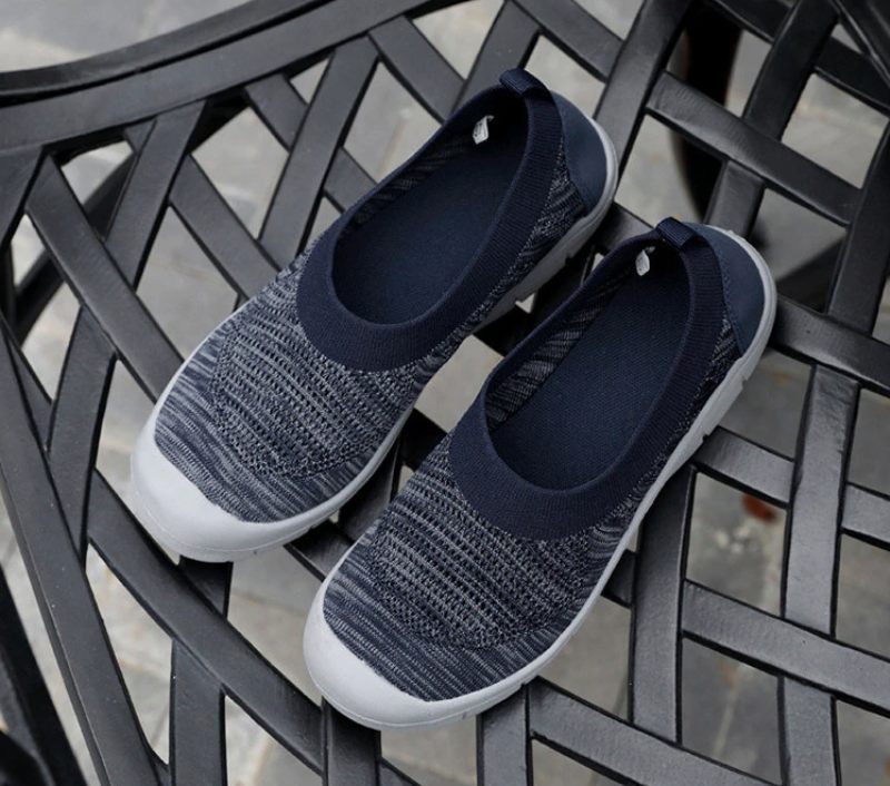 Kavala Slip-ons Svarta Skor För Kvinnor - Svart