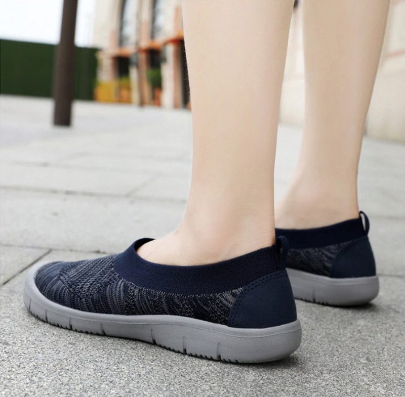 Kavala Slip-ons Svarta Skor För Kvinnor - Svart