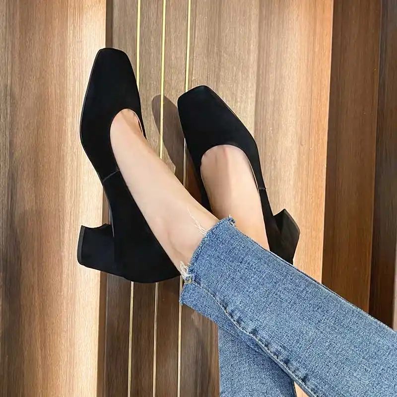 Kendra Kvinnors Square Toe Mocka Pumps Skor - Svart