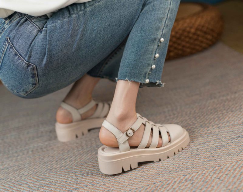 Kity Lädersandal Med Rund Tå För Kvinnor - Beige