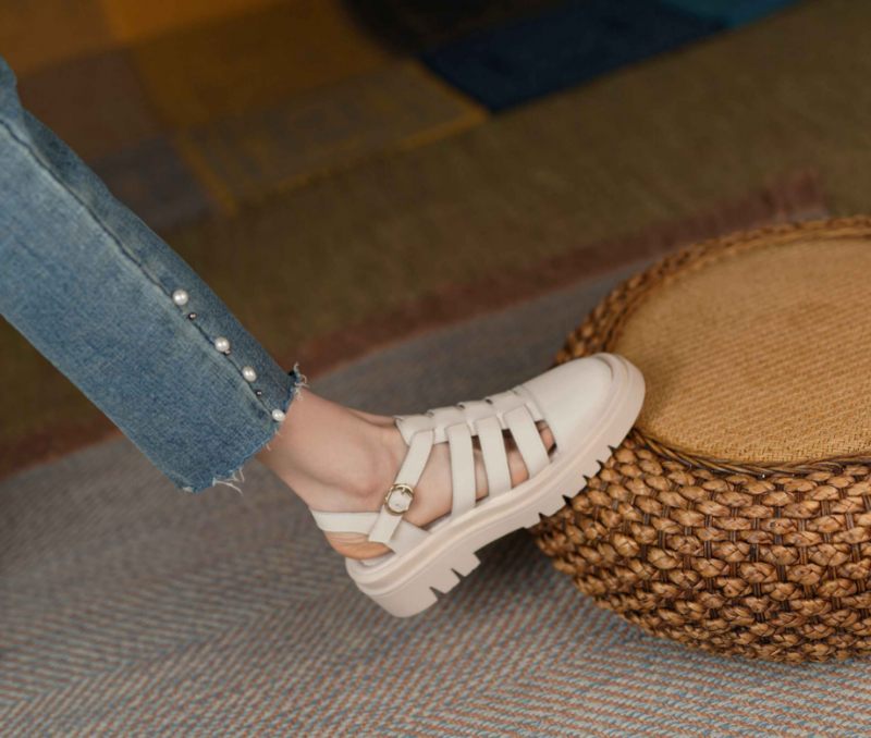 Kity Lädersandal Med Rund Tå För Kvinnor - Beige
