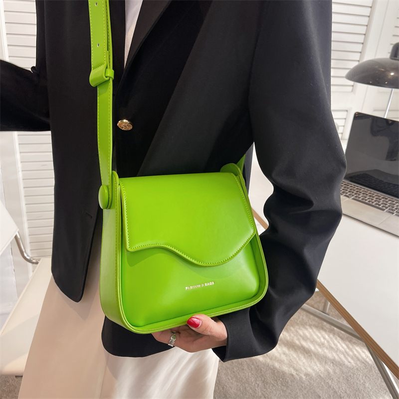 Latty Small Crossbody-handväska I Läder För Kvinnor - Grön