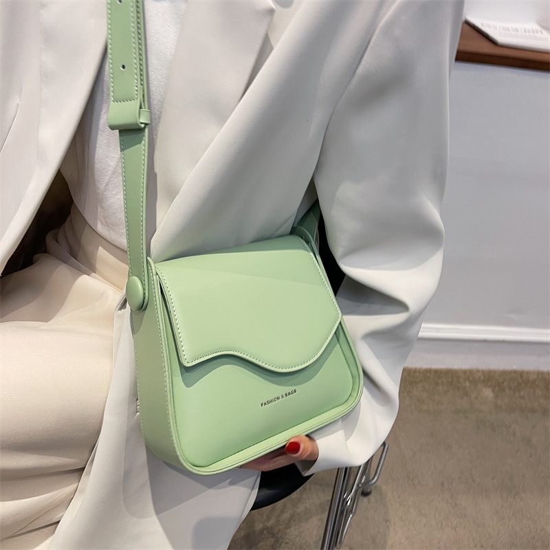 Latty Small Crossbody-handväska I Läder För Kvinnor - Grön