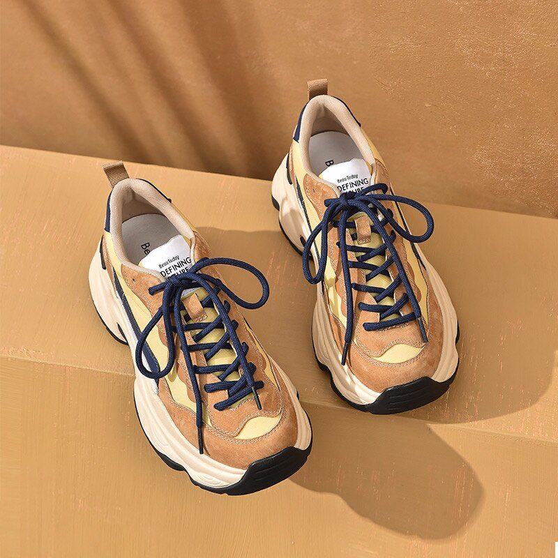 Levi Sneaker I Mockaskinn För Kvinnor - Aprikos