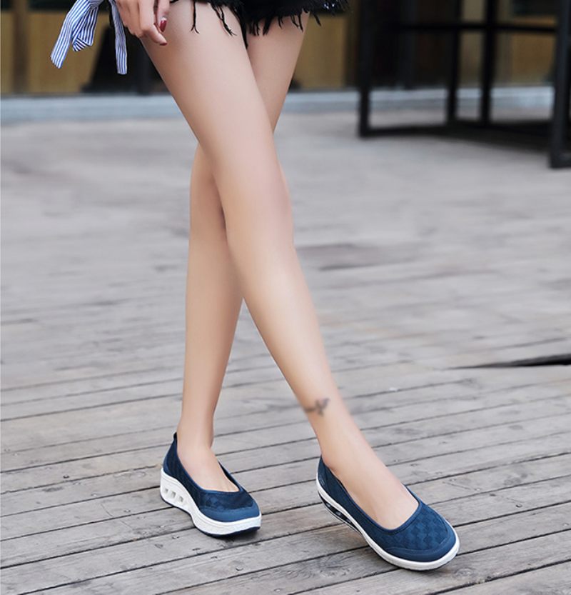 Lois Slip-on-skor För Kvinnor - Svart