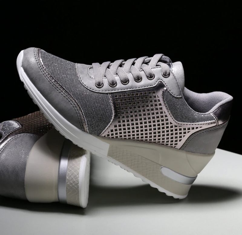 Lucy Wedges Sneakers För Kvinnor - Guld