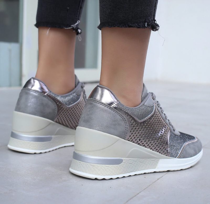 Lucy Wedges Sneakers För Kvinnor - Guld