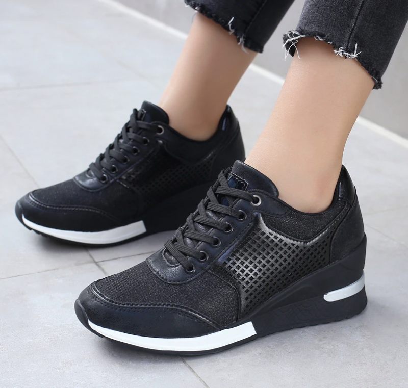 Lucy Wedges Sneakers För Kvinnor - Guld