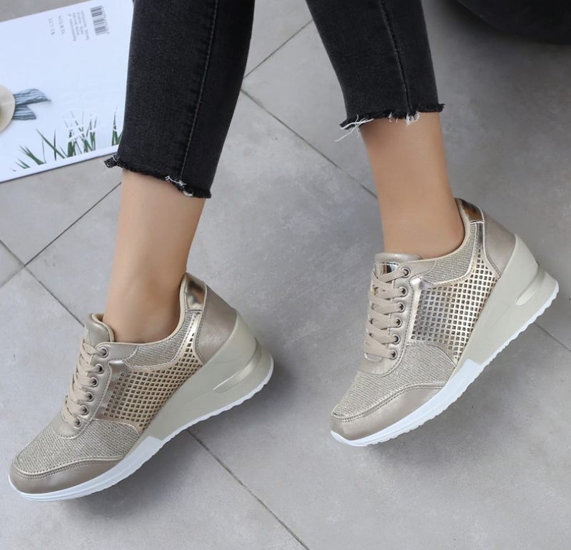 Lucy Wedges Sneakers För Kvinnor - Guld