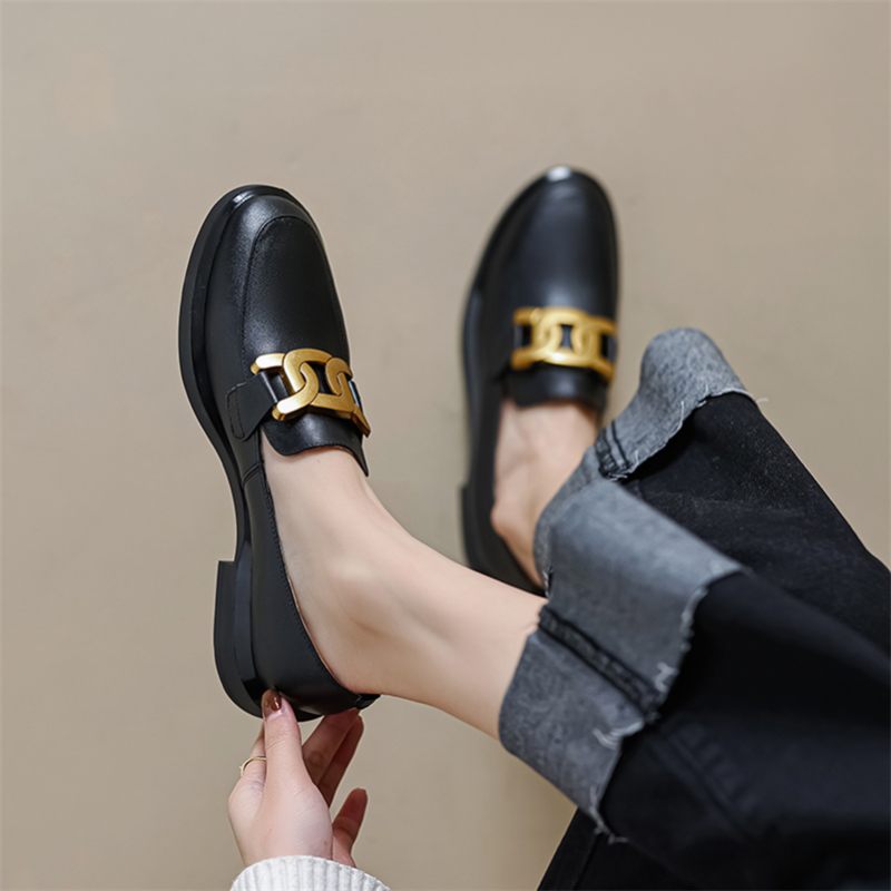 Mariana Kvinnors Metalldekoration Läder Loafers - Svart