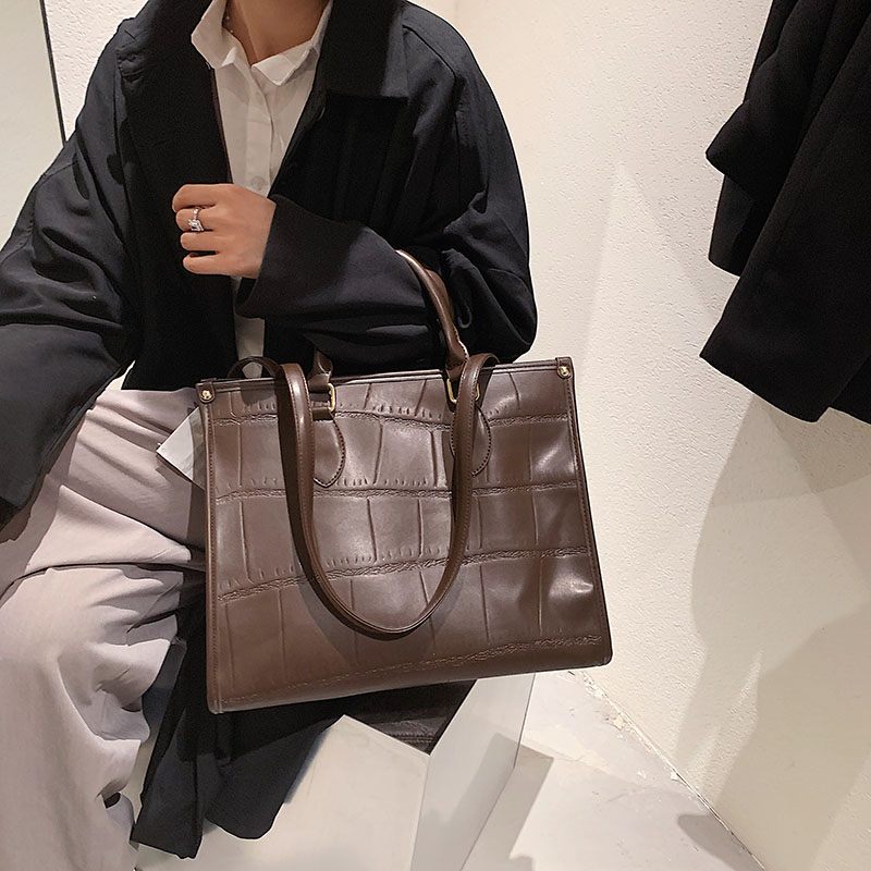 Milano Large Crossbody-handväska I Läder För Kvinnor - Svart