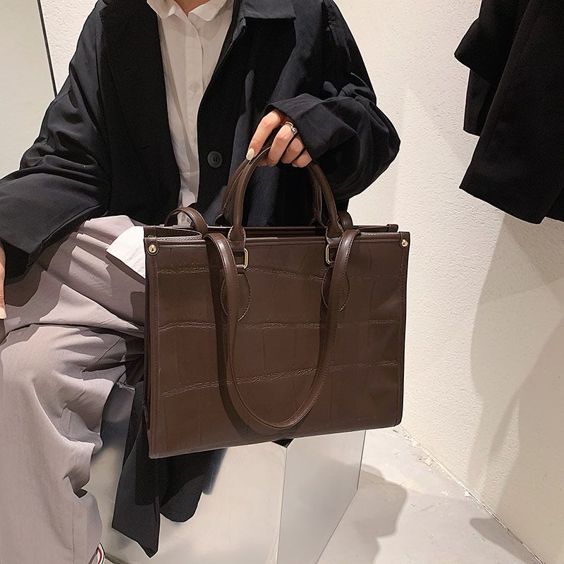 Milano Large Crossbody-handväska I Läder För Kvinnor - Svart