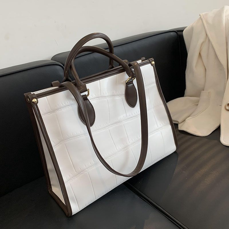 Milano Large Crossbody-handväska I Läder För Kvinnor - Svart