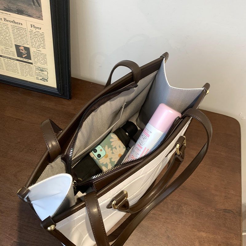 Milano Large Crossbody-handväska I Läder För Kvinnor - Svart