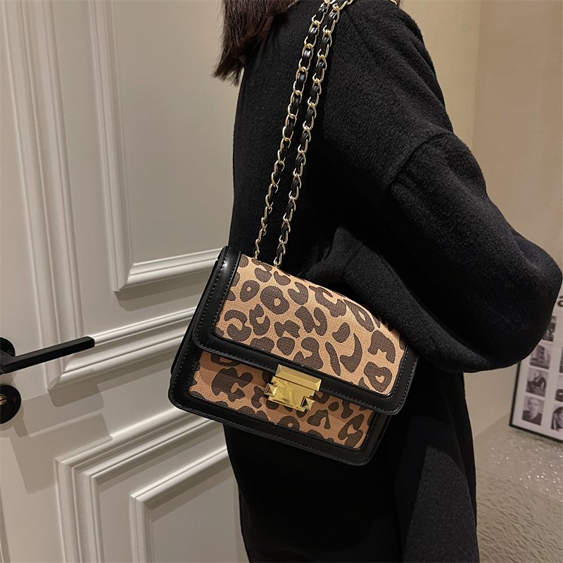 Monterey Handväska Med Flap Shoulder För Kvinnor - Svart rutnät