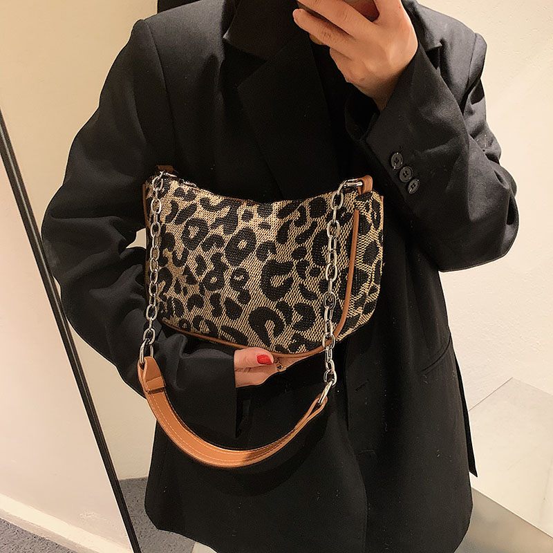 Motorhuv Liten Axelhandväska För Kvinnor - Leopardmönster