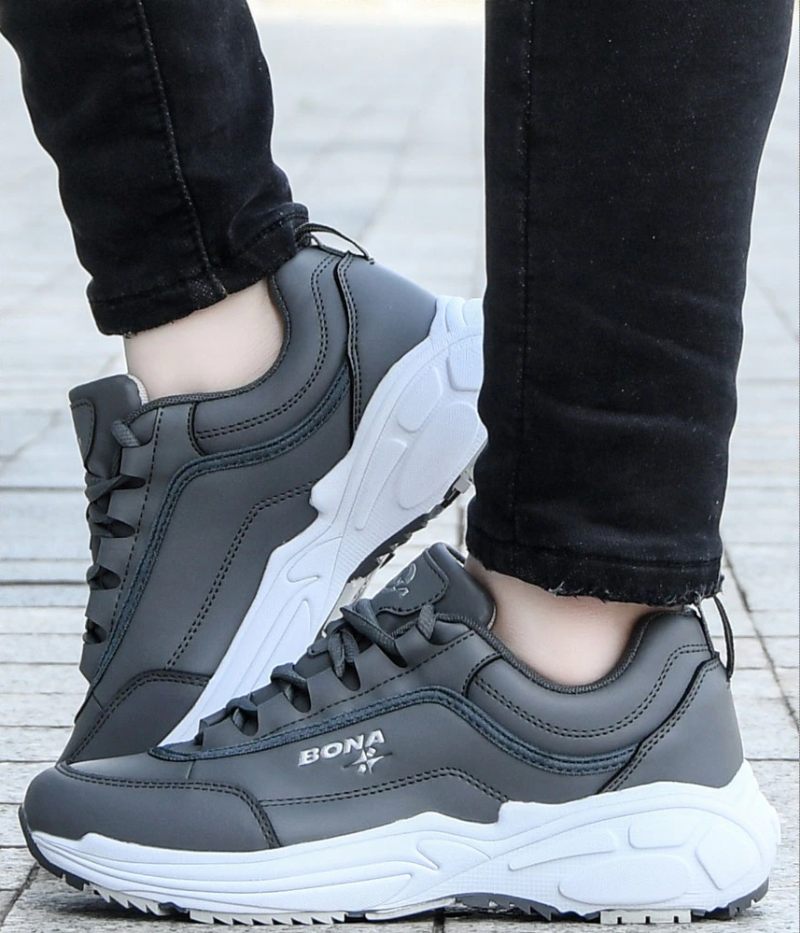 Onyinye Sneaker Wedge Tennisskor För Kvinnor - Svart