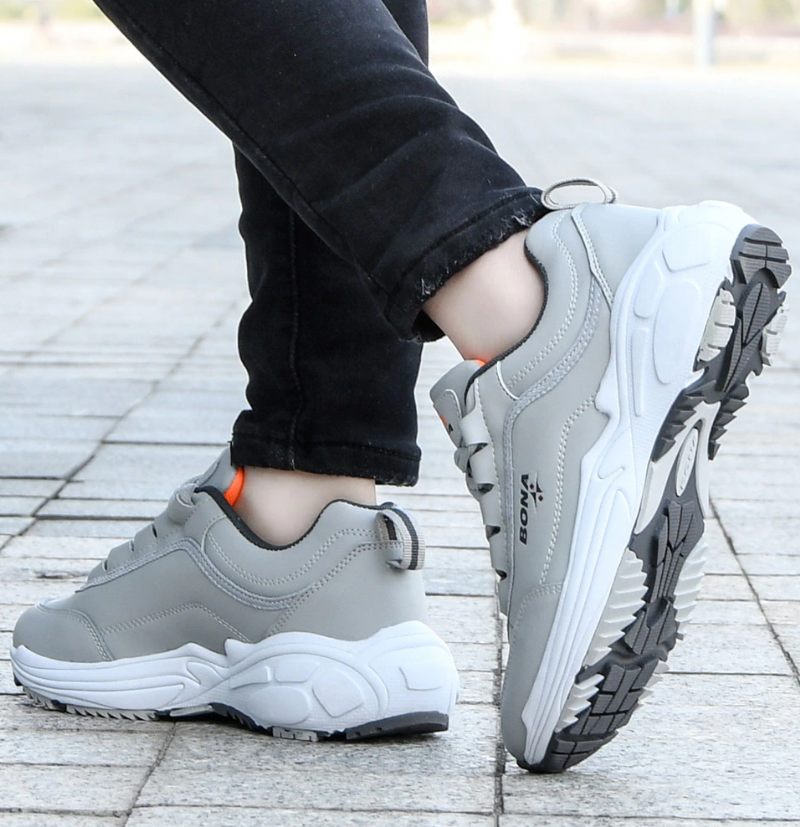Onyinye Sneaker Wedge Tennisskor För Kvinnor - Svart