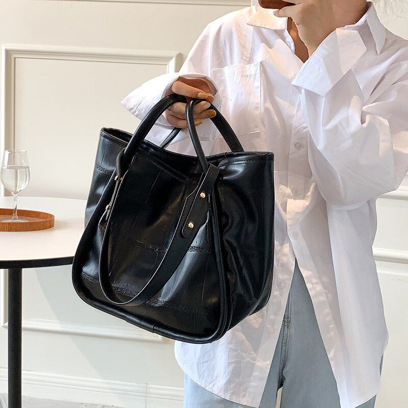 Peniche Crossbody-handväska I Läder För Kvinnor - Svart