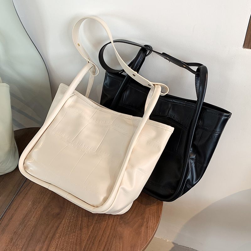 Peniche Crossbody-handväska I Läder För Kvinnor - Svart