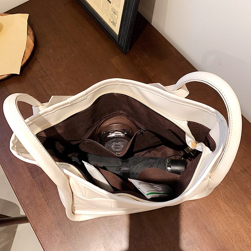 Peniche Crossbody-handväska I Läder För Kvinnor - Svart