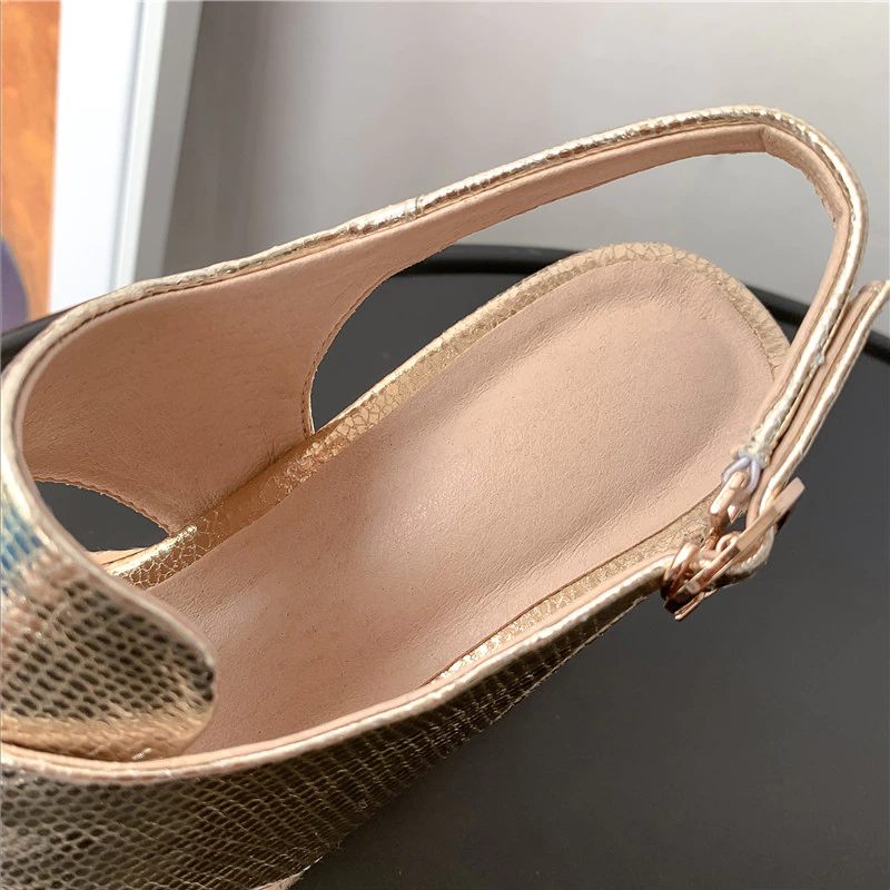 Peniche Elegant Wedge Sandal För Kvinnor - Silver