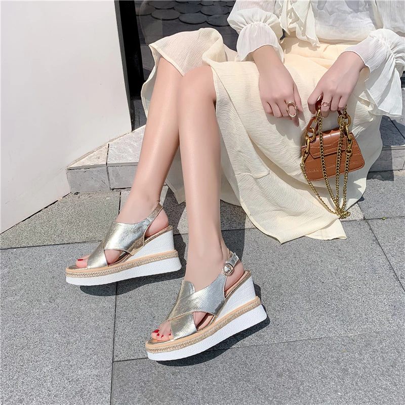 Peniche Elegant Wedge Sandal För Kvinnor - Silver