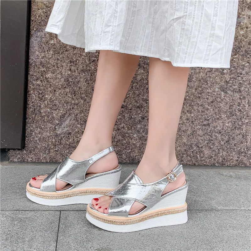 Peniche Elegant Wedge Sandal För Kvinnor - Silver