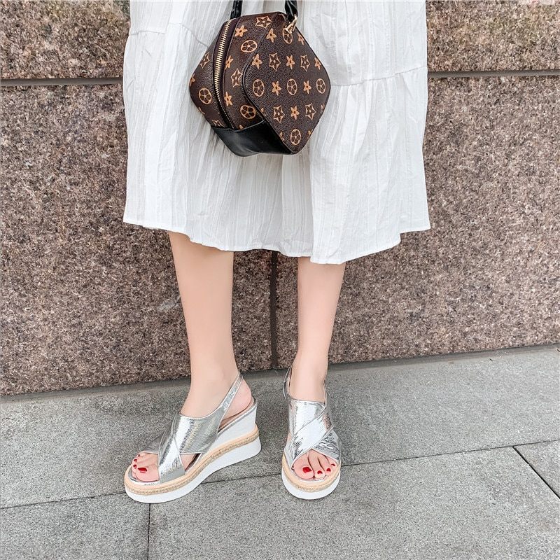 Peniche Elegant Wedge Sandal För Kvinnor - Silver