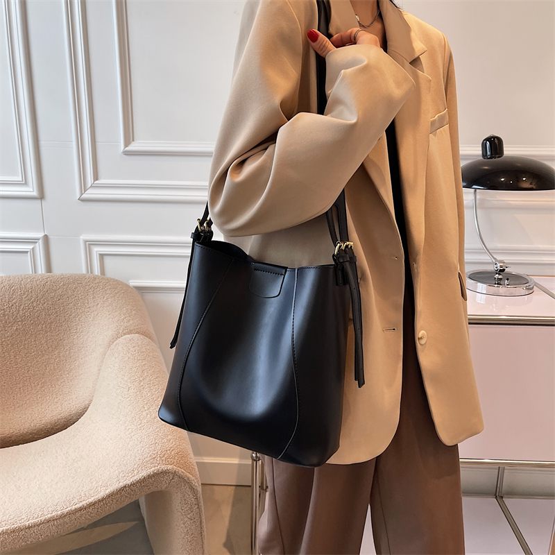 Porfirio Crossbody-handväska För Kvinnor - Brun
