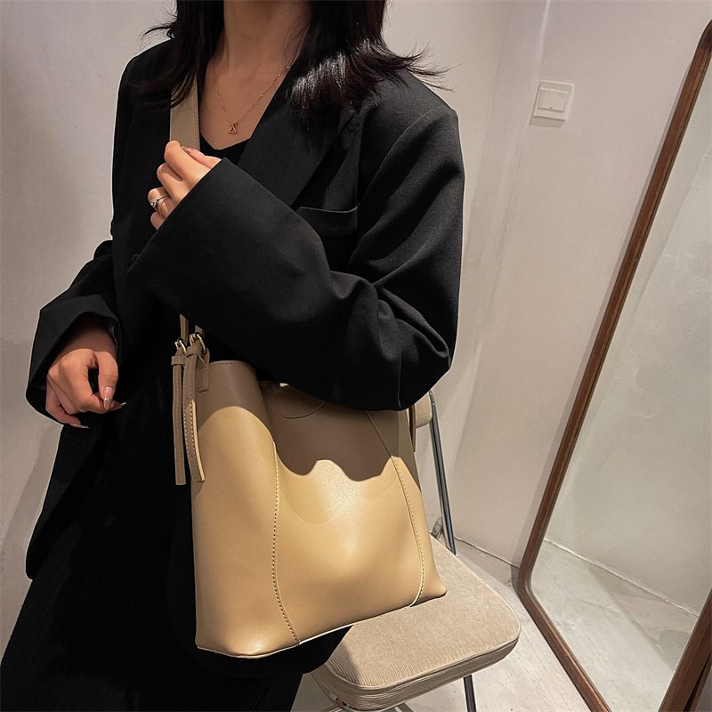 Porfirio Crossbody-handväska För Kvinnor - Brun