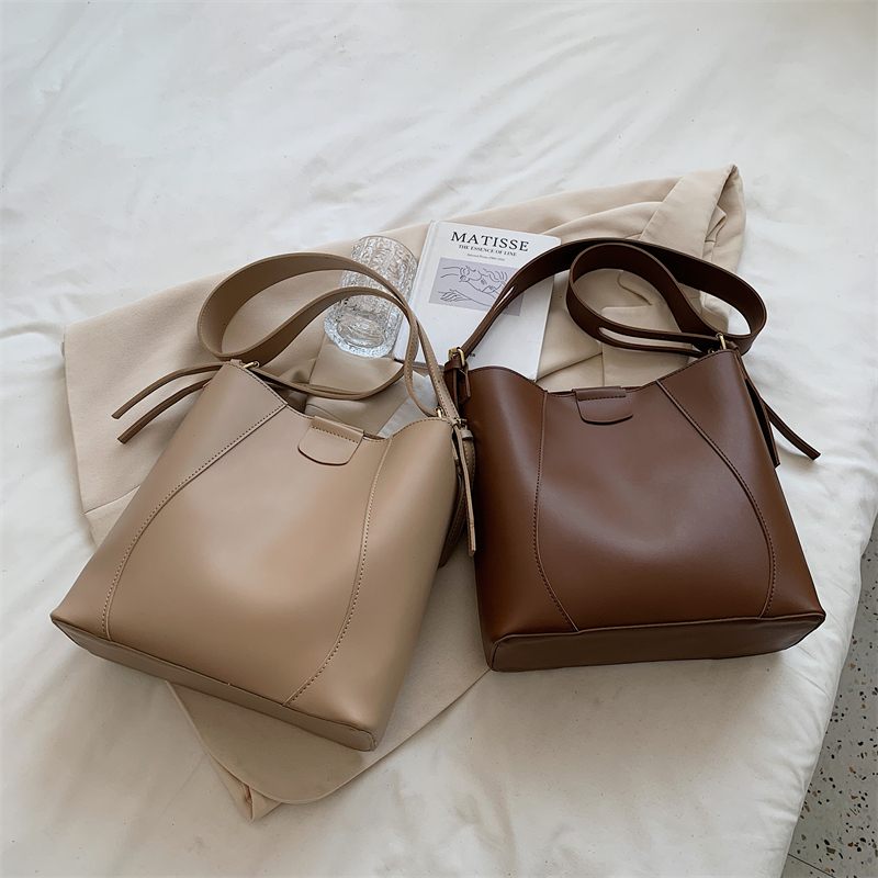 Porfirio Crossbody-handväska För Kvinnor - Brun