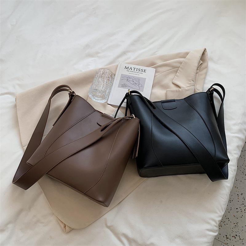 Porfirio Crossbody-handväska För Kvinnor - Brun