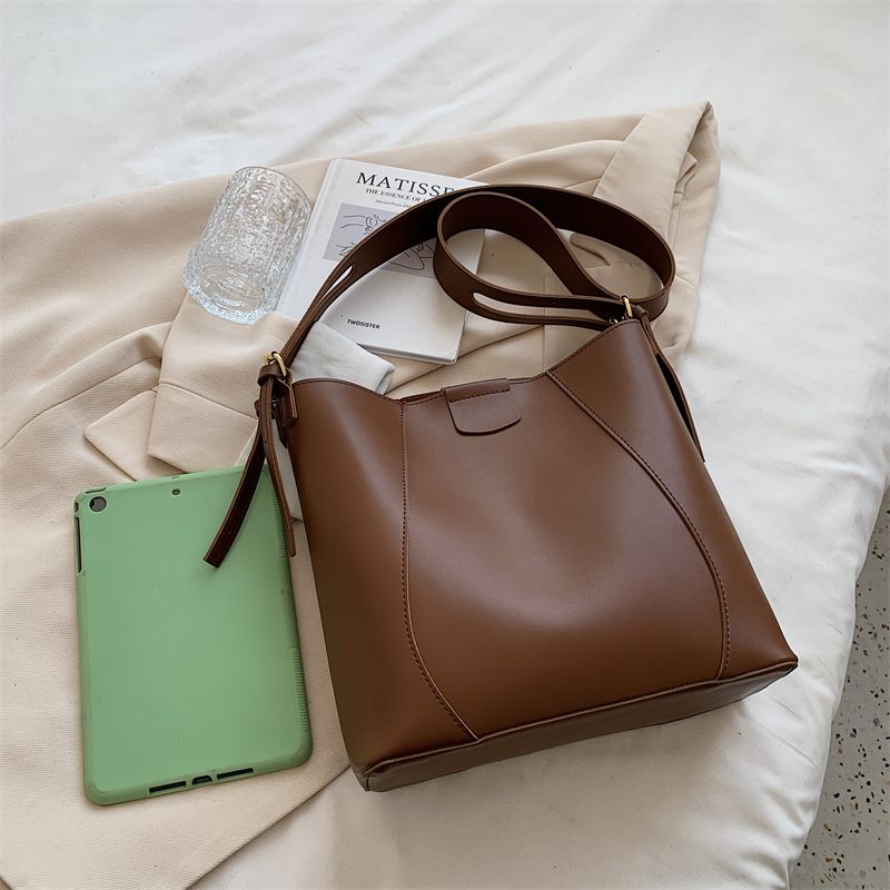 Porfirio Crossbody-handväska För Kvinnor - Brun