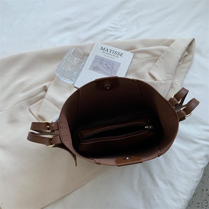 Porfirio Crossbody-handväska För Kvinnor - Brun