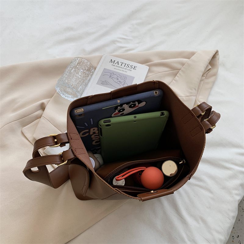 Porfirio Crossbody-handväska För Kvinnor - Brun