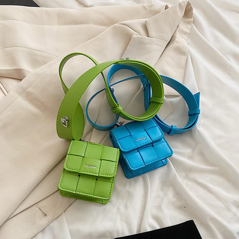 Puchi Mini Crossbody-handväska I Konstläder För Kvinnor - Vit