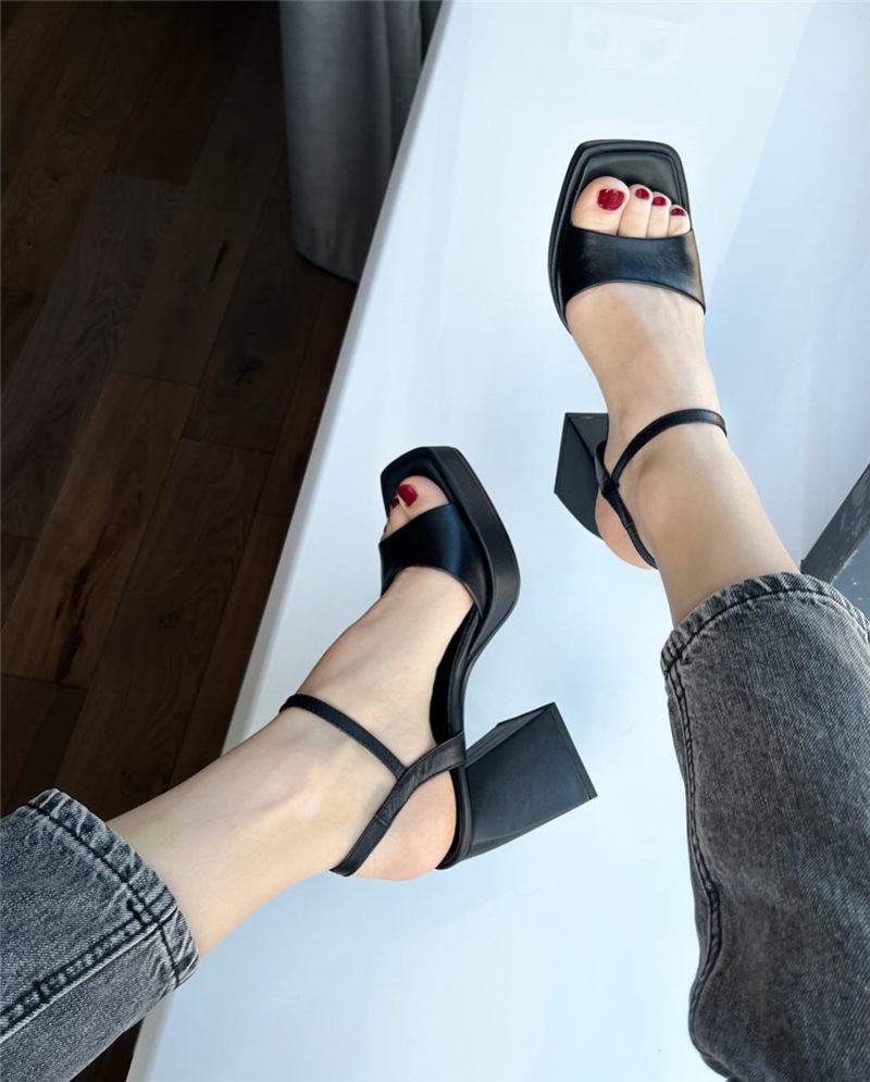 Romina Fyrkantig Sandal Med Hög Klack För Kvinnor - Svart