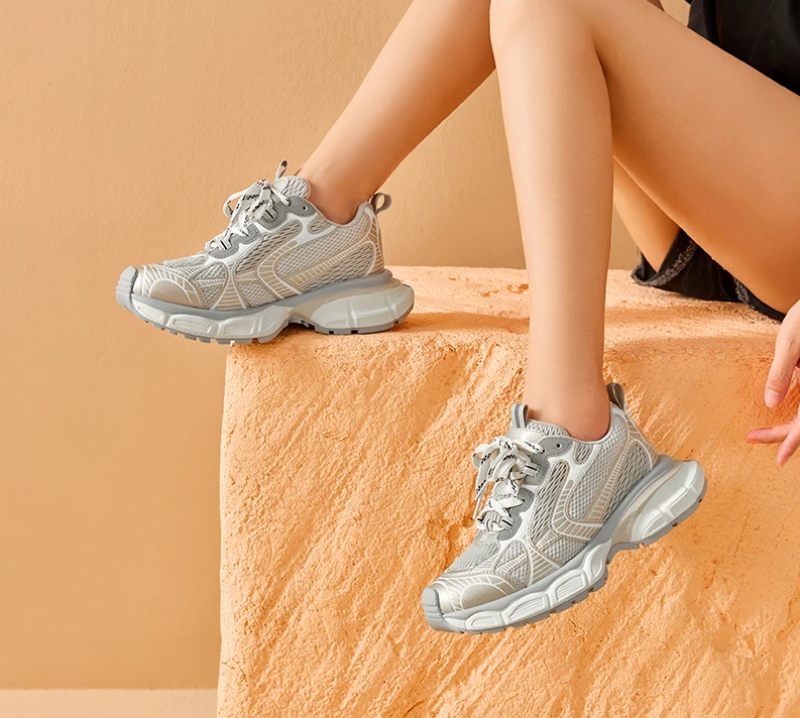Rosalia Dam Sneakers Som Andas - Guld
