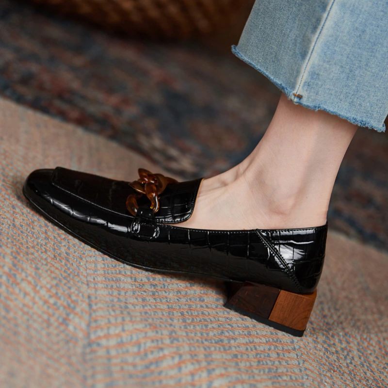 Susex Kvinnors Chunky Heel Leather Black Loafer - Svart