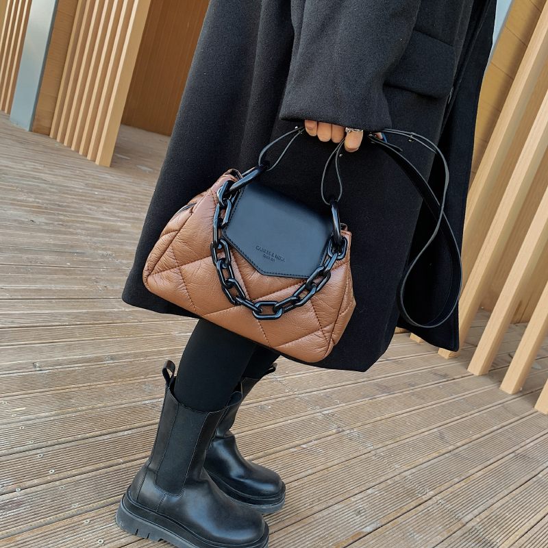 Tamoha Designväska I Kviltat Läder För Kvinnor - Beige
