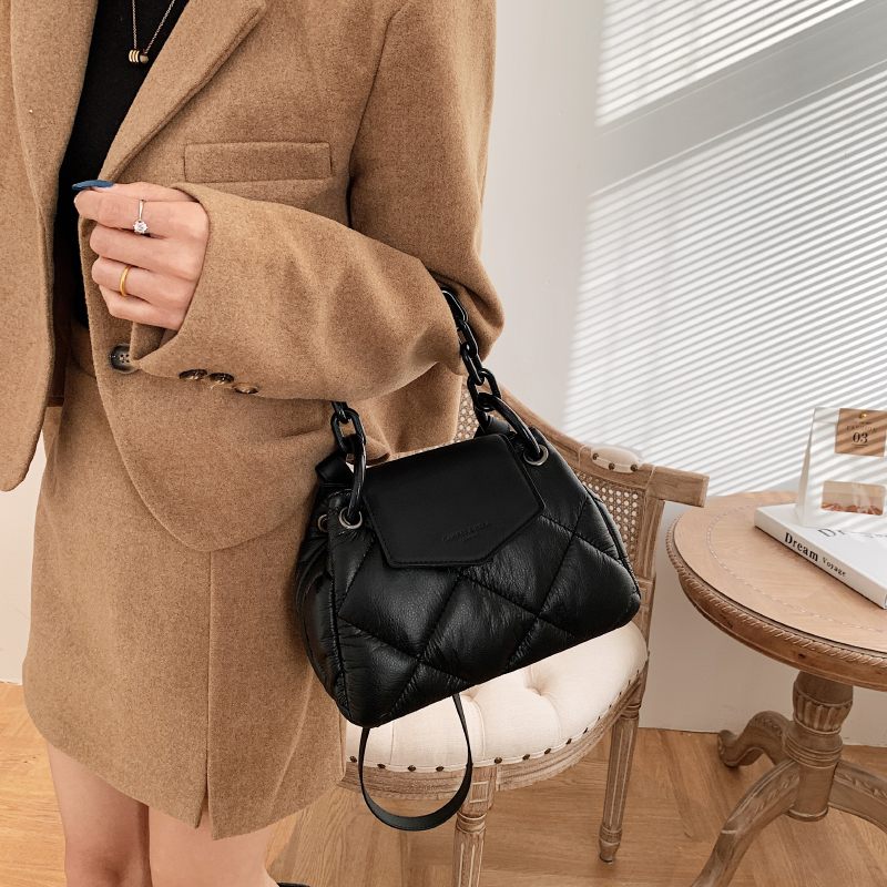 Tamoha Designväska I Kviltat Läder För Kvinnor - Beige