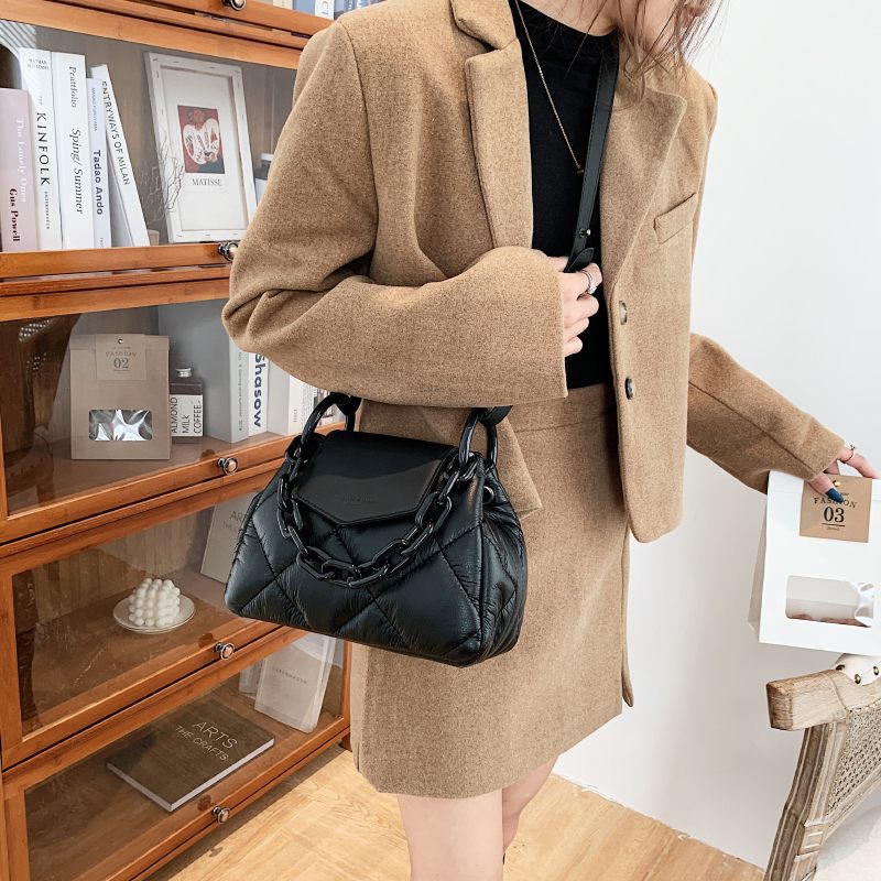 Tamoha Designväska I Kviltat Läder För Kvinnor - Beige