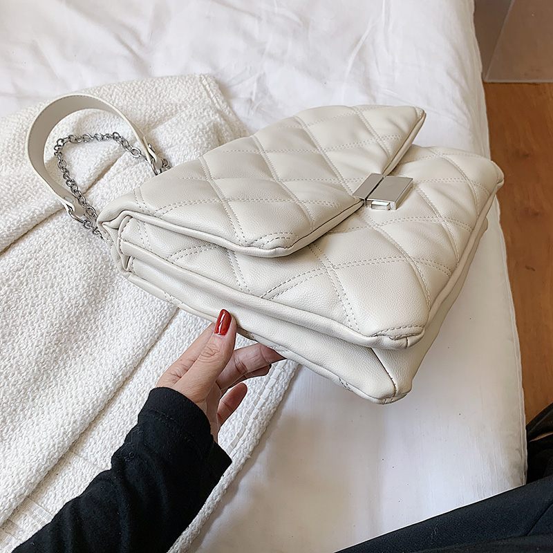 Tonny Liten Läderväska För Kvinnor Med Kedja - Beige