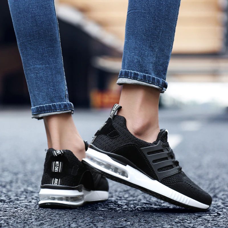 Trivial Unisex-sneaker Som Andas - Svart