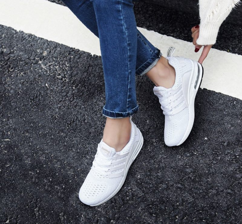 Trivial Unisex-sneaker Som Andas - Svart