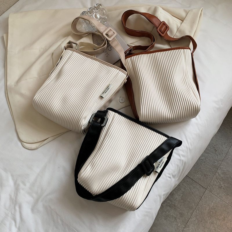 Trixy Reseaxelhandväska För Kvinnor - Horisontal Khaki