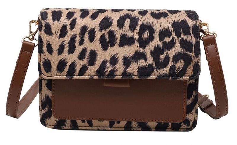 Urrieta Crossbody-handväska I Läder Med Lock För Kvinnor - Brun
